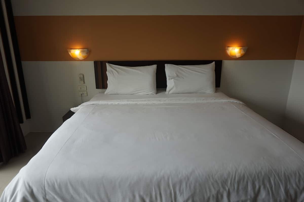 Standard Double Room | Desk, blackout drapes, rollaway beds, free WiFi