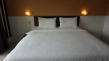 Standard Double Room | Desk, blackout curtains, rollaway beds, free WiFi