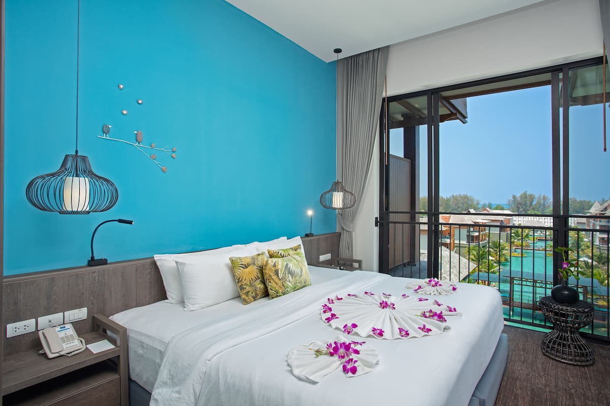 Deluxe Suite Premium | In-room safe, desk, blackout curtains, free WiFi