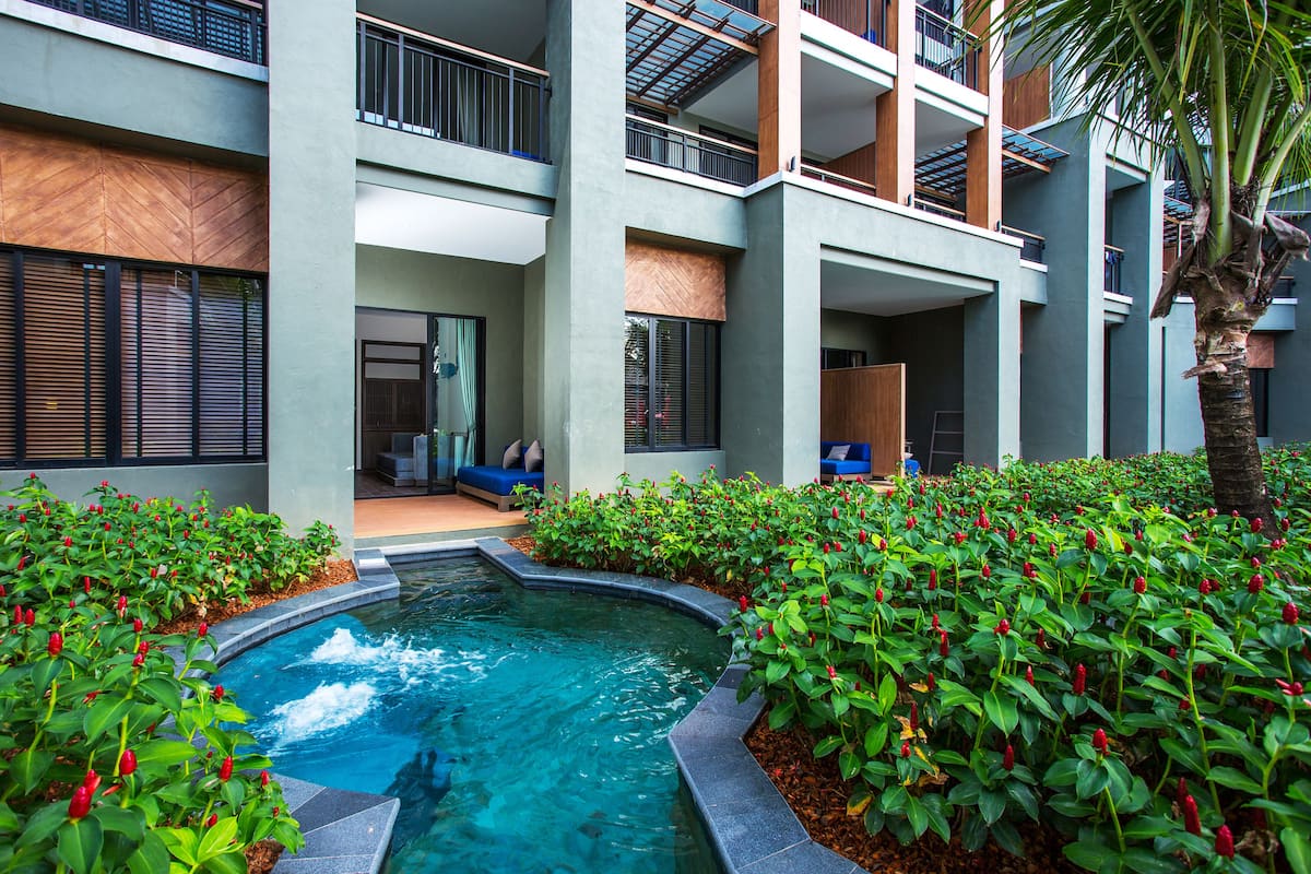 Deluxe Suite Pool Access/ Jacuzzi Room | Vista desde la habitación