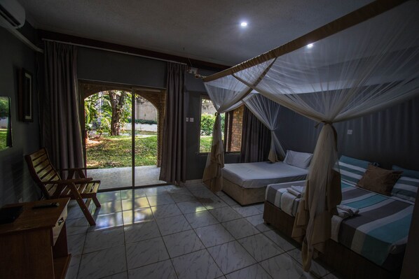 Iron/ironing board, rollaway beds, free WiFi - The View Lodge (Victoria Falls)