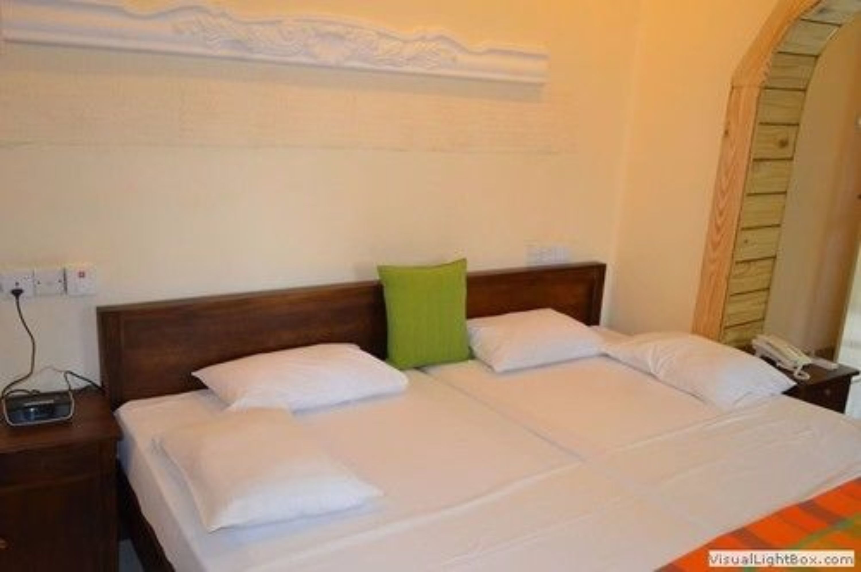 family room (with fan only) | desk, free wifi, bed sheets