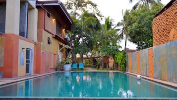 Outdoor pool, pool loungers