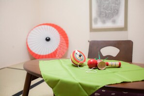 1 habitación, escritorio, wifi gratis y ropa de cama 