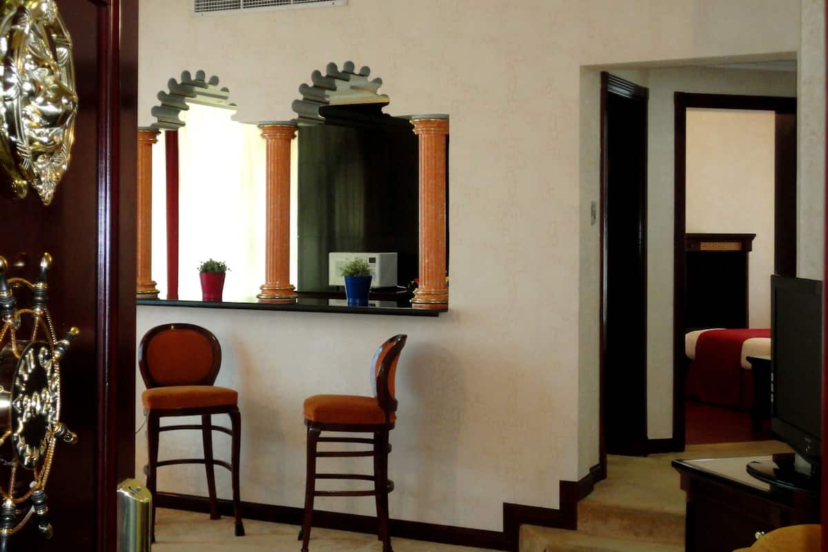 Suite Royal | Soggiorno | TV a schermo piatto
