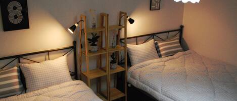 Family Twin Room | Soundproofing, free WiFi