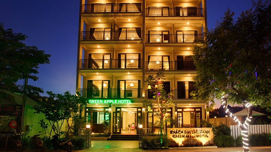 Green Apple Hotel