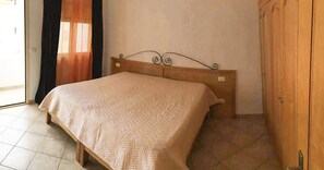 Leilighet, 1 soverom | Barnesenger (inkludert), wi-fi (inkludert) og sengetøy