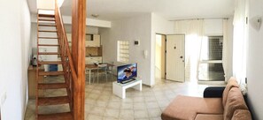 Leilighet, 1 soverom | Oppholdsrom | Flatskjerm-TV