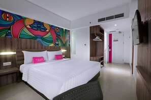 In-room safe, desk, iron/ironing board, free cots/infant beds - favehotel Kuta Kartika Plaza (Kuta)