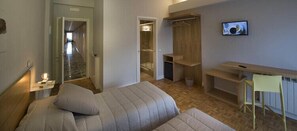 Ropa de cama de alta calidad y minibar 
