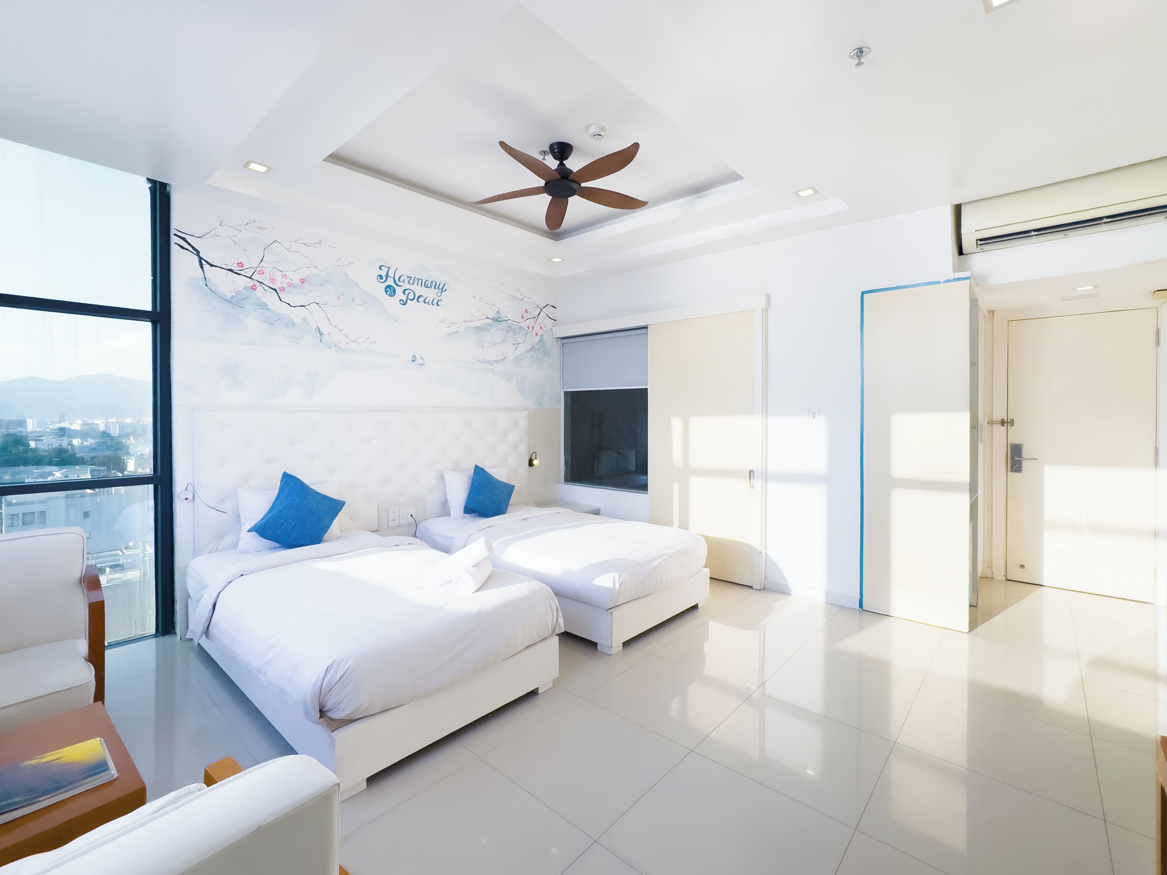 Chambre Deluxe avec lits jumeaux, baignoire, vue fleuve