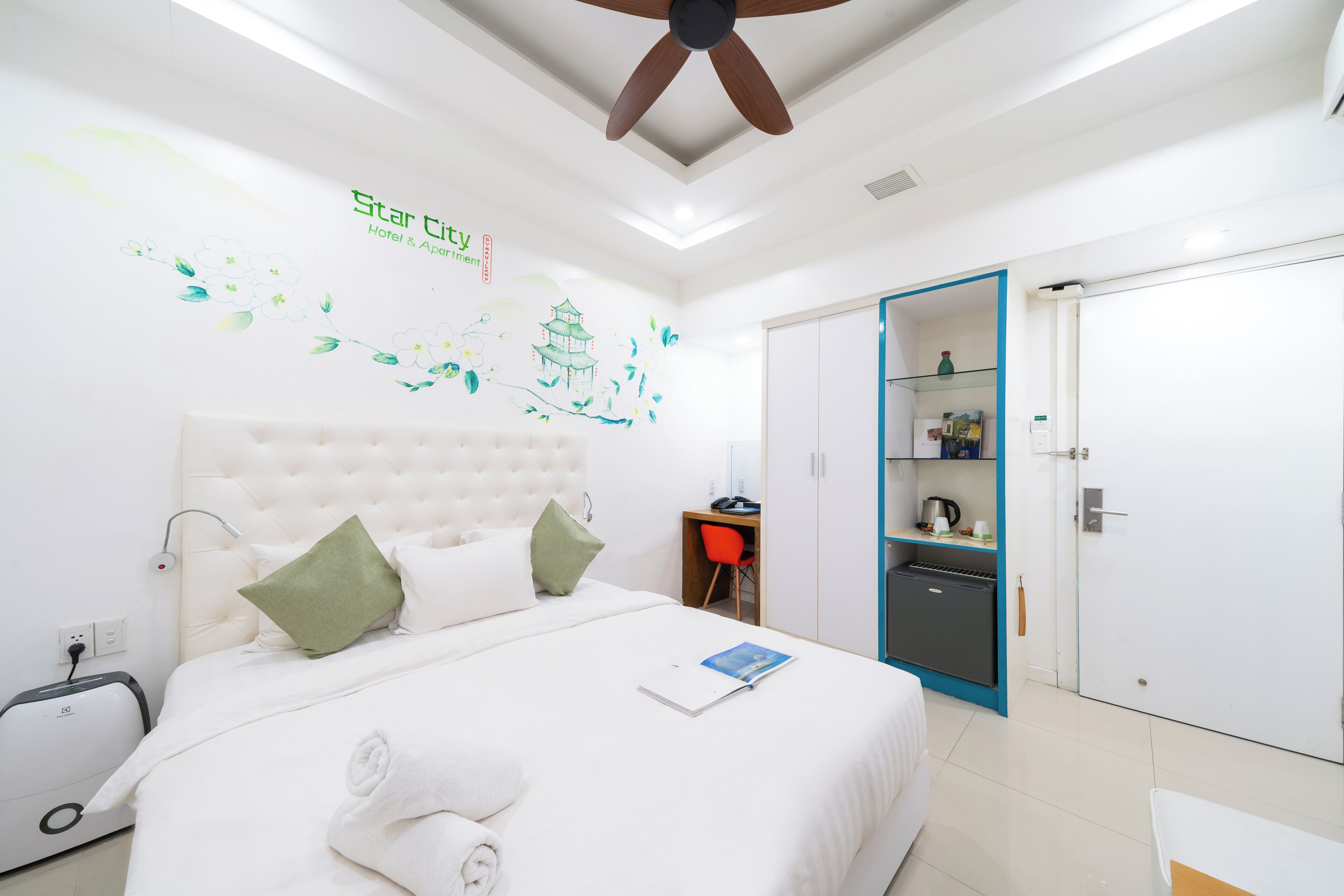 Kahden hengen standard-huone, kylpyamme | Ylelliset vuodevaatteet, pillowtop-patjalliset sängyt, minibaari