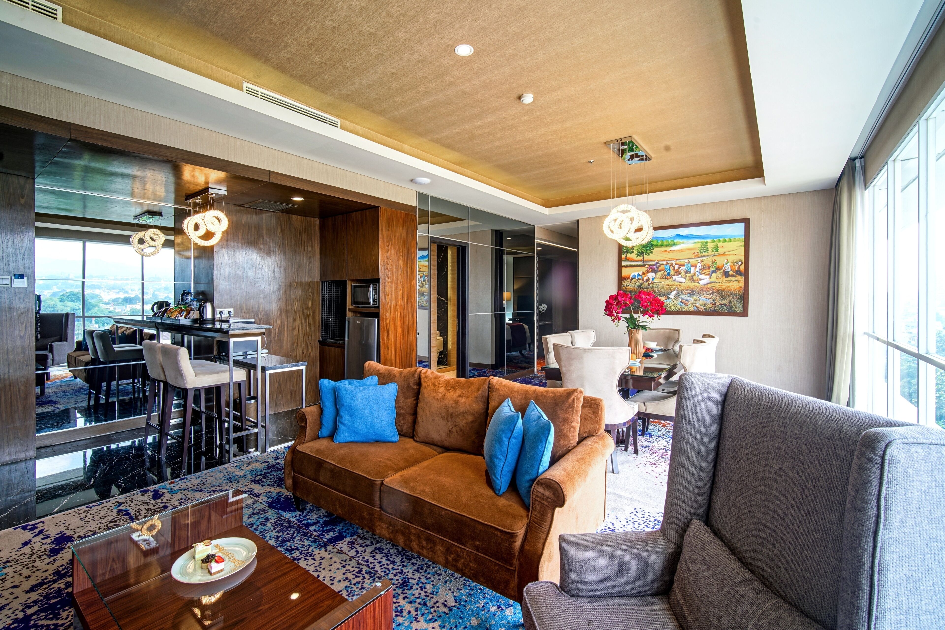 presidential suite | premium bedding, in-room safe, desk, iron/ironing board