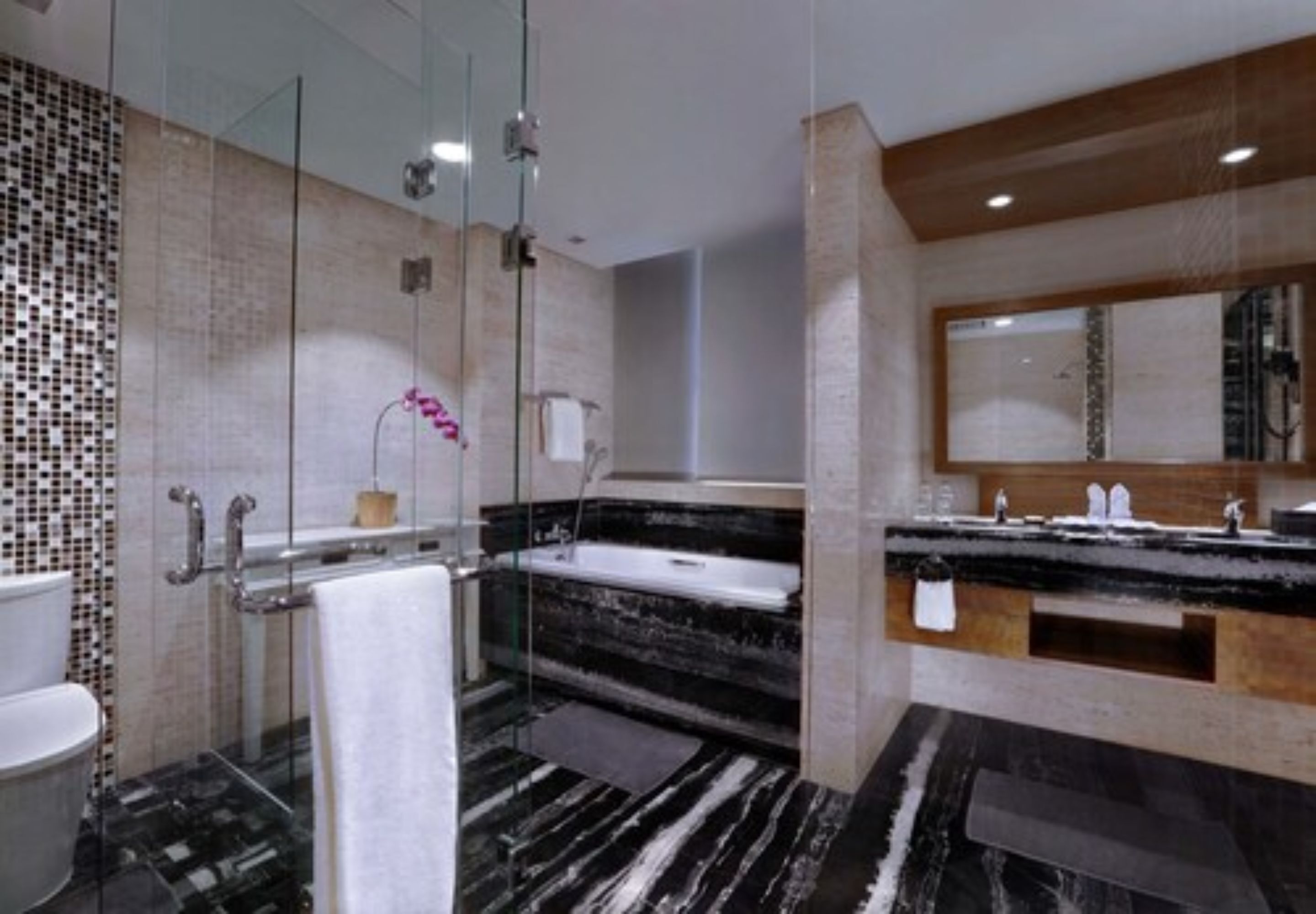 suite | bathroom | shower, free toiletries, hair dryer, slippers