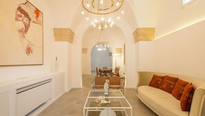 30-inch LCD TV with digital channels, TV - Le Bifore Charming House (Lecce)
