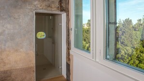 Deluxe Suite | Minibar, in-room safe, desk, blackout drapes - Le Bifore Charming House (Lecce)