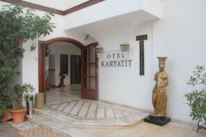Property entrance - Hotel Karyatit Kaleiçi (Antalya)