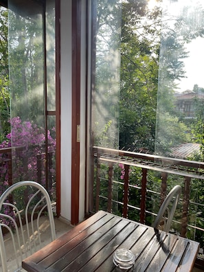 Superior Triple Room, 1 Double Bed with Sofa bed, Garden View | Free WiFi, bed sheets - Hotel Karyatit Kaleiçi (Antalya)