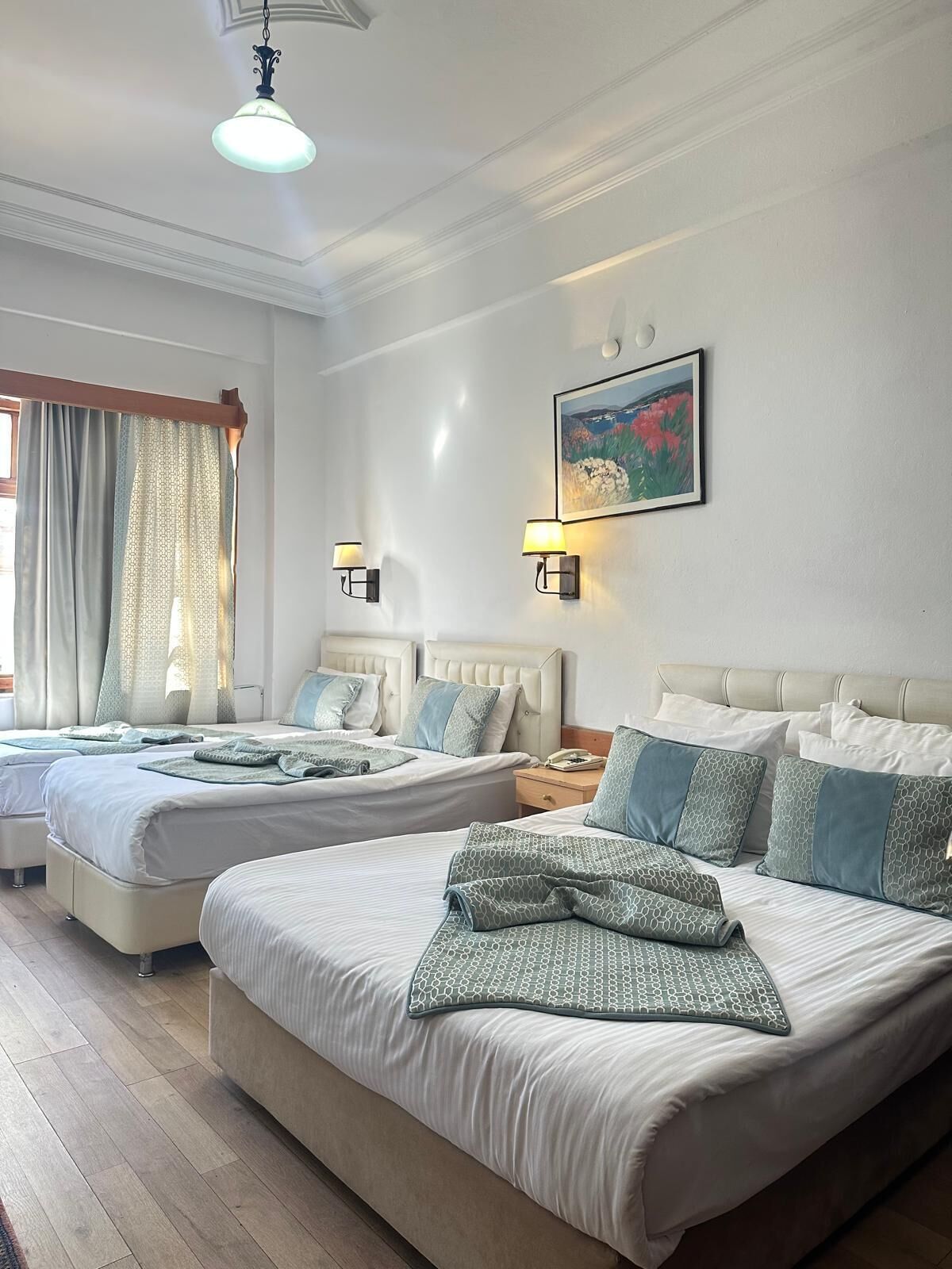 Superior Aile Odasi,Balkonlu | Free WiFi, bed sheets