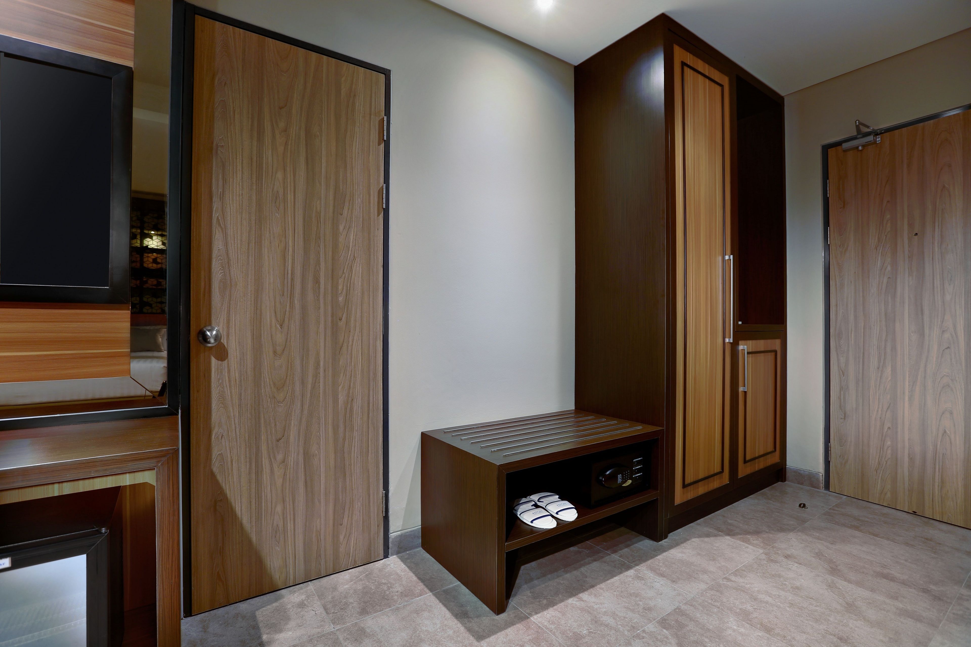 aston suite | in-room safe, desk, free wifi, bed sheets