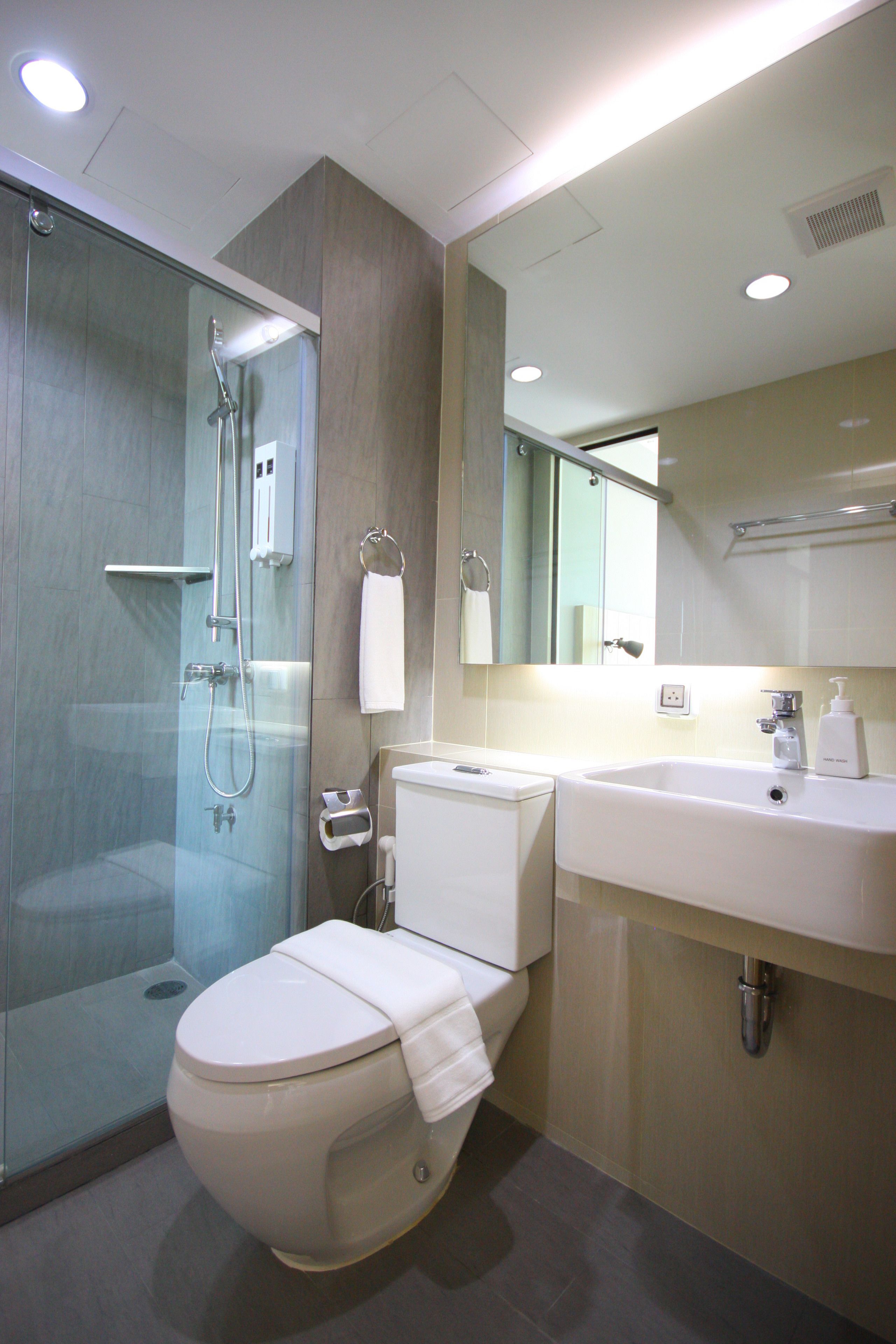 standard room (building a) | bathroom | shower, rainfall showerhead, free toiletries, hair dryer