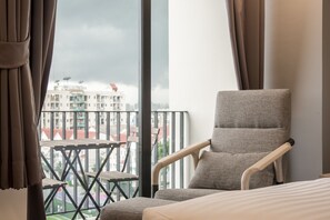 Balcony Room  (Building A) | 房內夾萬、手提電腦工作空間、遮光窗簾/窗簾、Wi-Fi