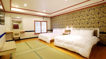 Habitación cuádruple estándar | Wifi gratis y ropa de cama