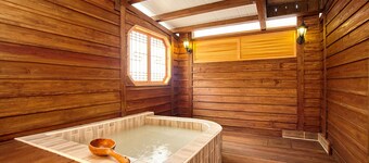 ゴ  ージャス ホット スプリング リゾート (麗之湯溫泉會館)