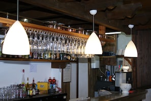 Bar (on property) - Auberge de Violaine (Monetier-les-Bains)