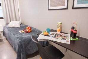 Single Room, 1 Twin Bed | Desk, iron/ironing board, free WiFi