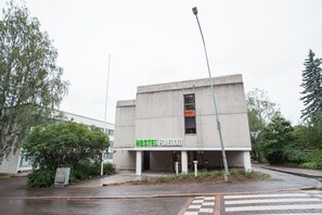 Property grounds - Forenom Hostel Helsinki Pitäjänmäki (Helsinki)