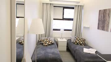 Twin Room, 2 Twin Beds | Desk, iron/ironing board, free WiFi