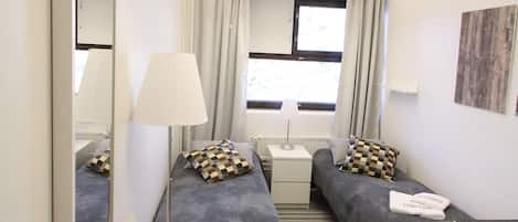 Zweibettzimmer, 2 Einzelbetten | Schreibtisch, Bügeleisen/Bügelbrett, kostenloses WLAN