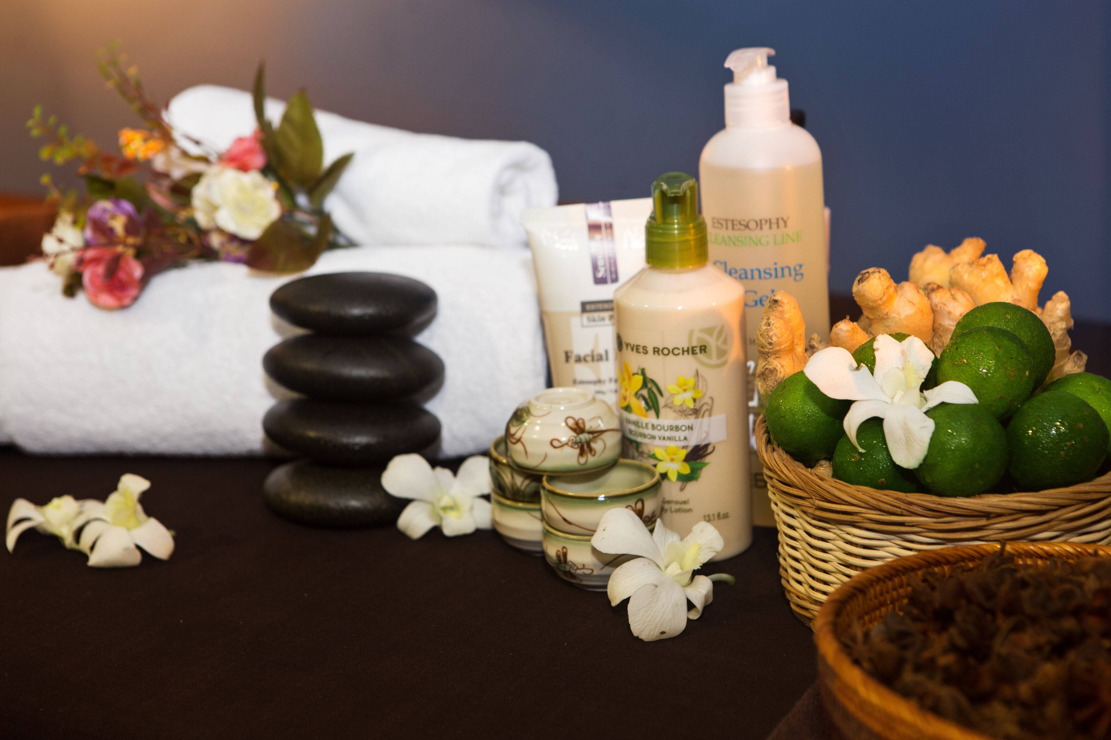 couples treatment room(s), body treatments, hot stone massages