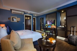 Premier Suite Old Quarter View Free 02 Minibar Items, 04 Laundry Items Per Stay | 고급 침구, 오리/거위털 이불, 메모리폼 침대, 미니바