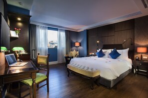 Premier Suite Old Quarter View Free 02 Minibar Items, 04 Laundry Items Per Stay | 시내 전망