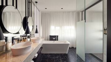 Junior Suite | Bathroom