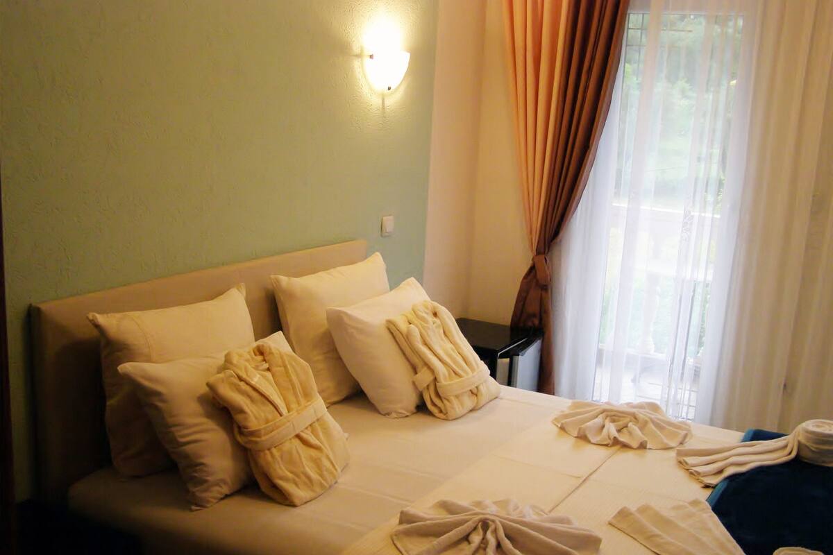 1 bedroom, minibar, in-room safe, desk
