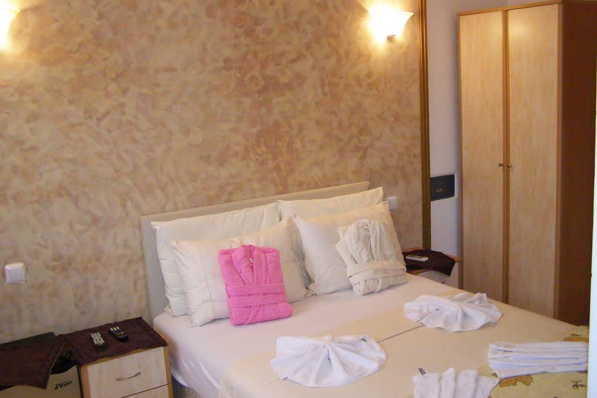 1 bedroom, minibar, in-room safe, desk