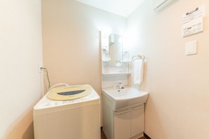 Family Room | Bathroom
