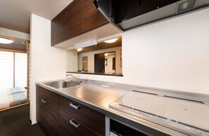 Refrigerador, microondas