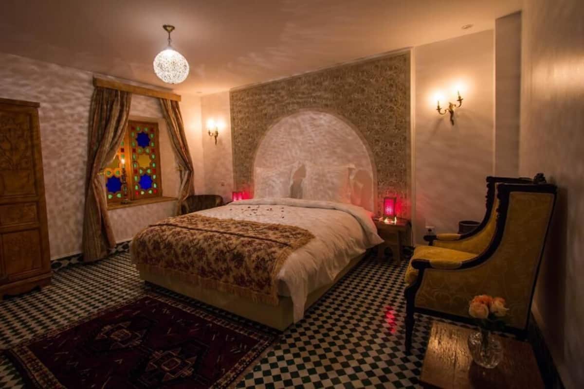 Luxury Room | WiFi (free), bed sheets