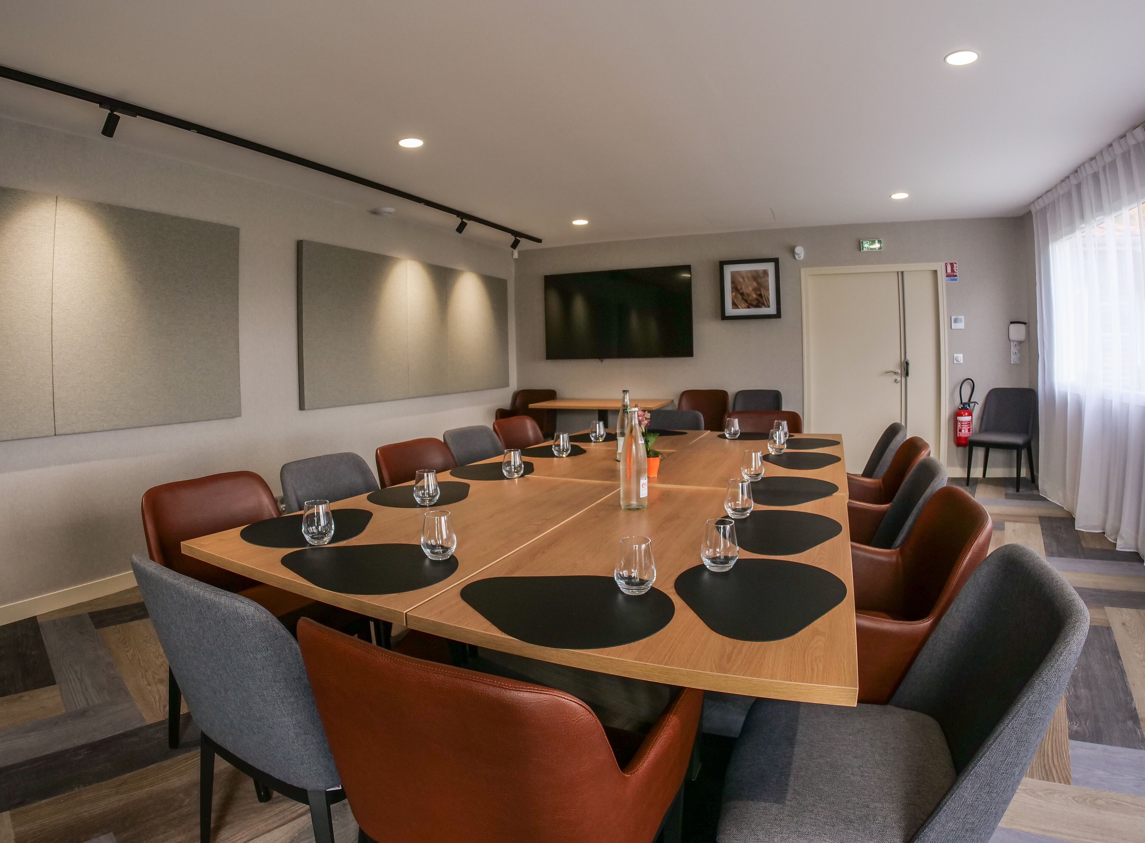 lunch and dinner served, french cuisine