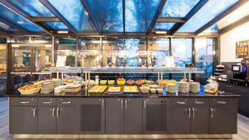 Free daily buffet breakfast