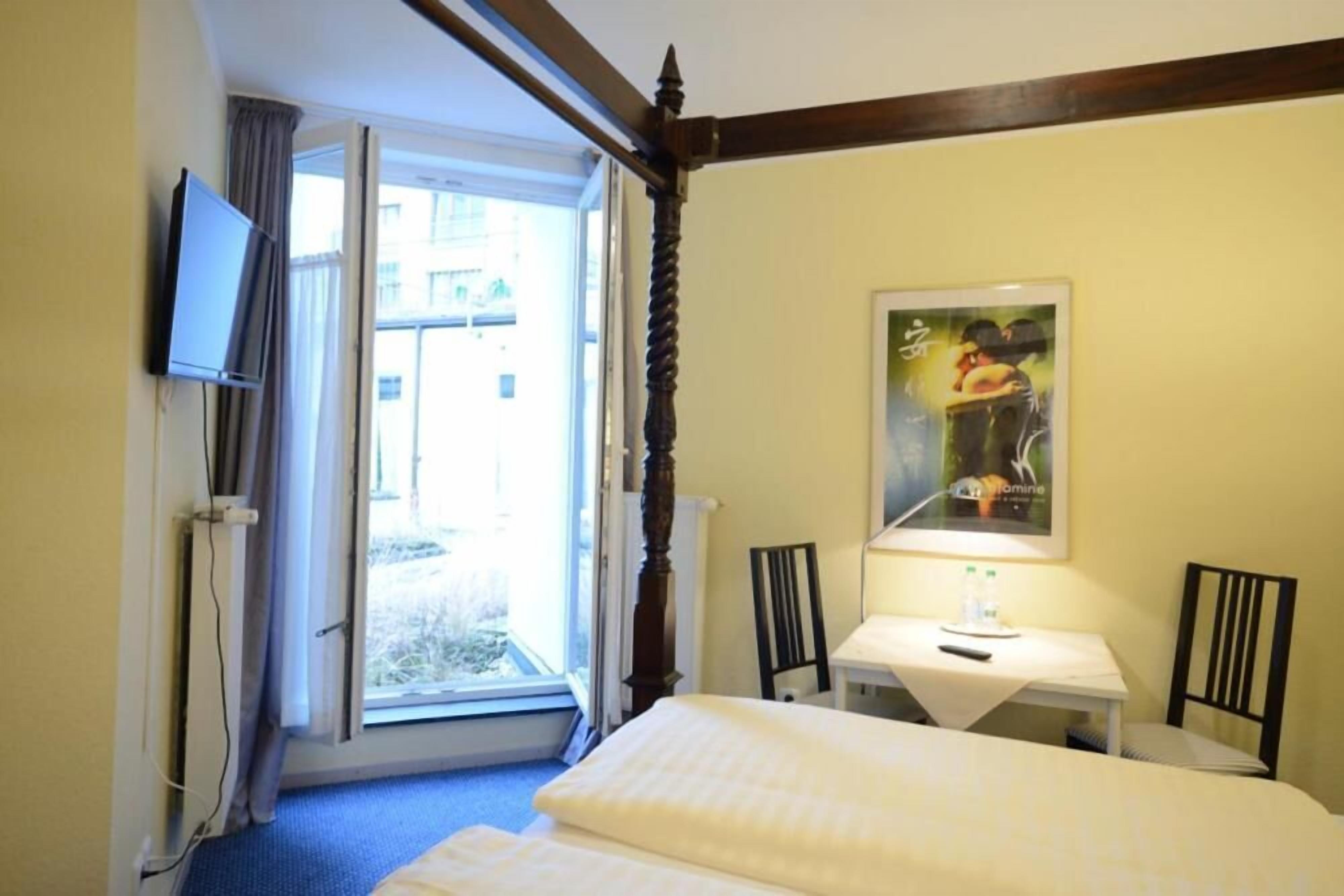 individually decorated, individually furnished, desk, laptop workspace