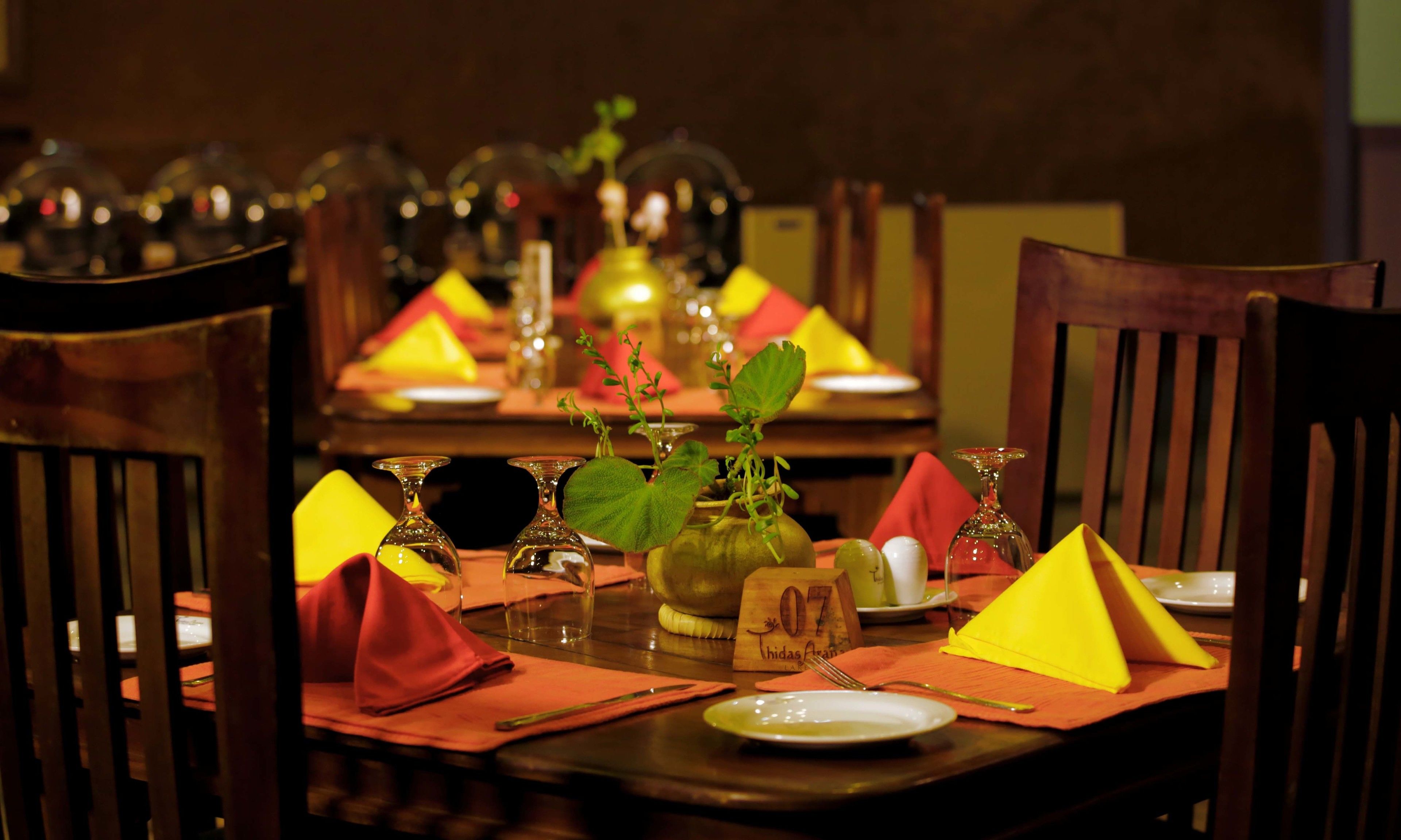 breakfast, lunch, dinner served; international cuisine