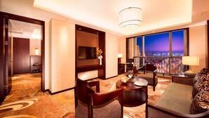 Deluxe Suite, 1 Bedroom, City View | Living area - Grand New Century Hotel Xi'an (Xi'an)