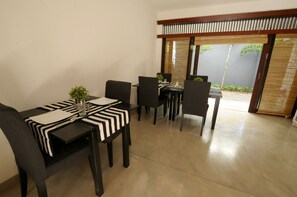 Daily continental breakfast (USD 8.00 per person)