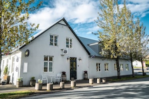 Front of property - SKYR Guesthouse (Hveragerdi)